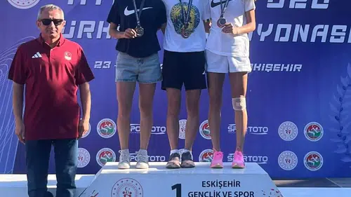 Muşlu Elif Akçiçek Türkiye şampiyonu oldu