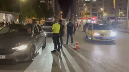 Elazığ sokaklarında trafik denetimi mesaisi