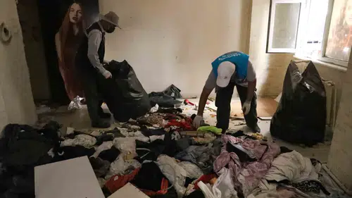 Diyarbakır'da bir daireden kamyonlar dolusu çöp çıktı