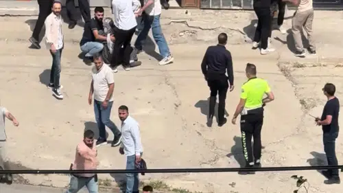 Şemdinli sokaklarında silahlı ve sopalı kavga dehşeti
