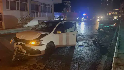 Elazığ’da üç aracın karıştığı zincirleme kazada üç kişi yaralandı