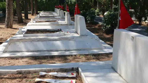 Diyarbakır 15 Temmuz şehitlerini dualarla andı