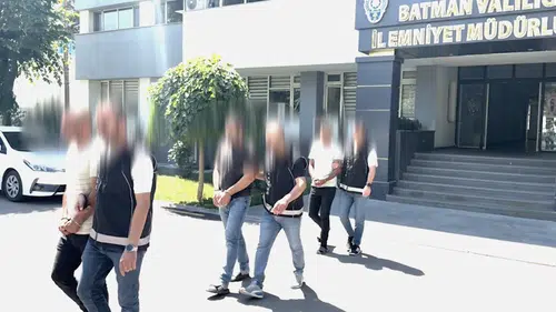 Batman girişinde durdurulan tırlardan tonlarca pamuk arasında uyuşturucu çıktı