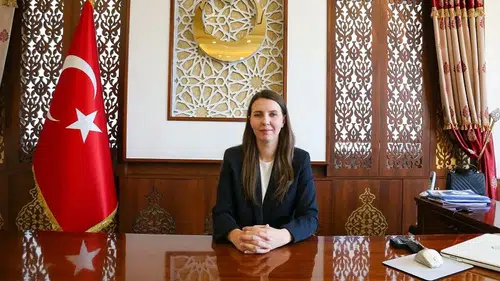 Gürpınar Kaymakamlığı koltuğuna ilk kez bir kadın yönetici oturdu