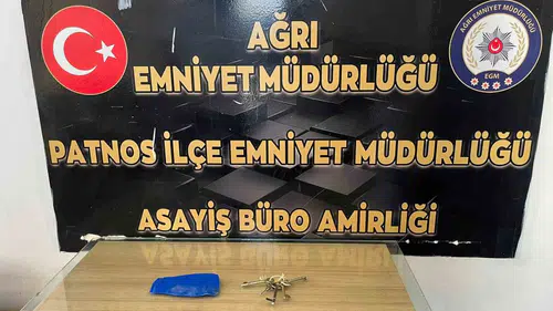 Patnos'ta evleri hedef alan dolandırıcılık şebekesi suçüstü yakalandı
