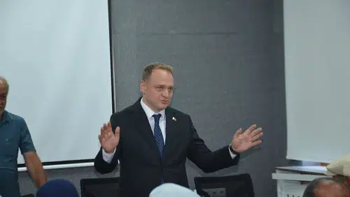 Muşta 18 yıllık baraj mağduriyeti sona erdi ve tapular dağıtıldı