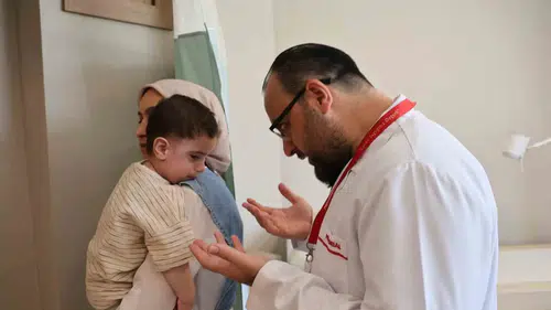 Diyarbakırlı bebeğin 1,5 yıllık kusma çilesi nadir bir hastalıkla son buldu
