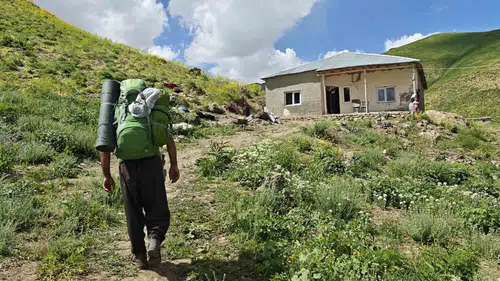 Vanlı doğaseverler üç günlük yürüyüşle Çalyan Gölü’ne ulaştı