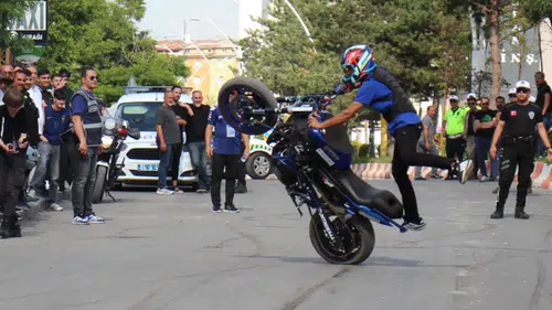 Ağrıda motor tutkunları şampiyonluk için gaza bastı