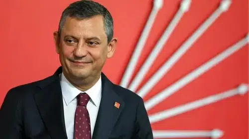 Siyaset kulislerini hareketlendiren gelişme: Özgür Özel yeni yol haritasını açıkladı