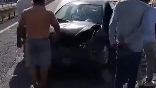 Nusaybin İpekyolu üzerinde kamyonet ve otomobil çarpıştı