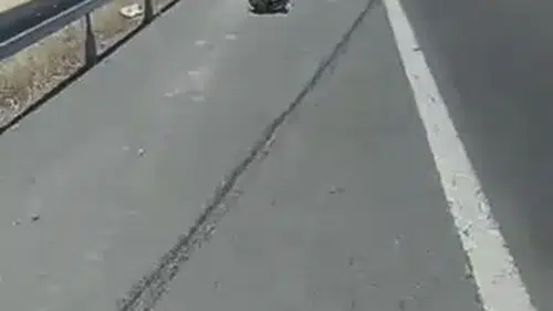 Elazığ Bingöl kara yolunda otomobil traktöre çarptı