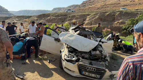 Şırnak Güçlükonak yolunda kontrolden çıkan araç şarampole yuvarlandı