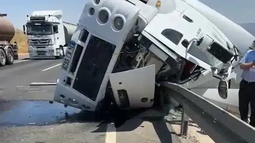 Silopi çevre yolunda kontrolden çıkan tanker devrildi