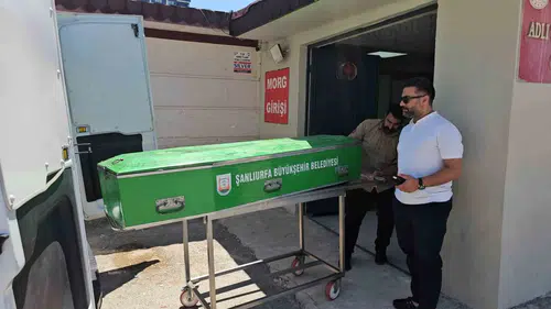 Şanlıurfa çevreyolunda battaniyeye sarılı bir erkek cesedi bulundu