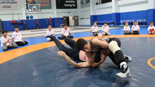 Şanlıurfalı gençler ata sporu güreşe akın ediyor