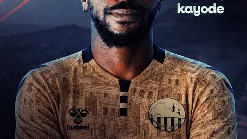 Mardin 1969 Spor Nijeryalı golcü Olarenwaju Kayode ile el sıkıştı
