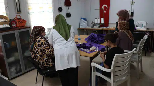 Haliliye Belediyesi kadınlara yeni iş kapıları ve eğitim imkanları sunuyor