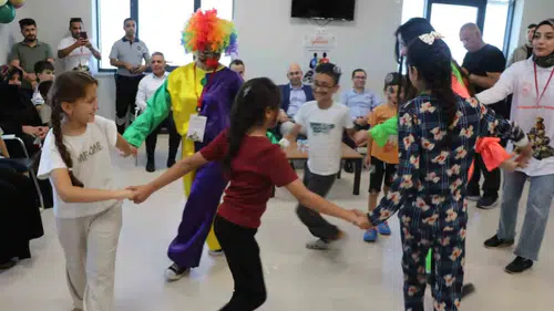 Ceylanpınar Devlet Hastanesi minik hastalar için şenlik alanına dönüştü