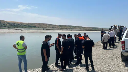 Silvan Malabadi Çayı'nda yüzen kişi akıntıya kapılarak gözden kayboldu