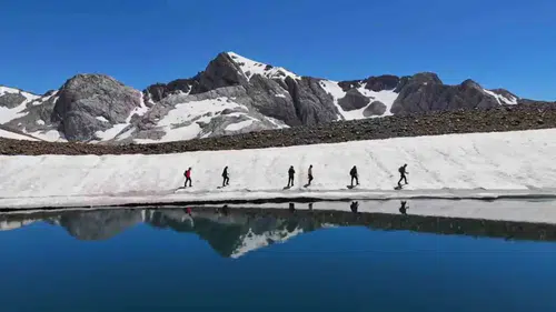 Tunceli Mercan Vadisi baharın gelişiyle buzullardan arınmaya başladı