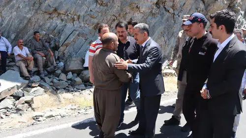 Şırnakta çaya düşen genci arama çalışmaları tüm hızıyla sürüyor