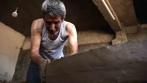 Diyarbakırlı usta Mezopotamya mirası toprak tandırları yaşatıyor
