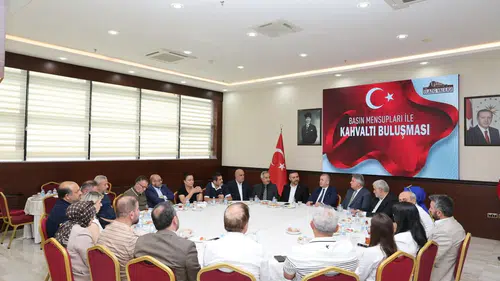 Elazığ Valisi Hatipoğlu yerel basın temsilcileriyle kahvaltıda buluştu