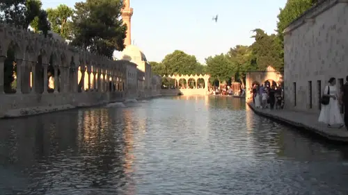 Şanlıurfa gezilerinin vazgeçilmez durağı sıra geceleri büyük ilgi görüyor