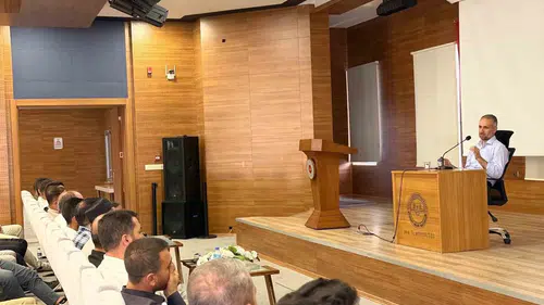 Vanlı genç din görevlileri vizyon ve tecrübe paylaşımı için bir araya geldi