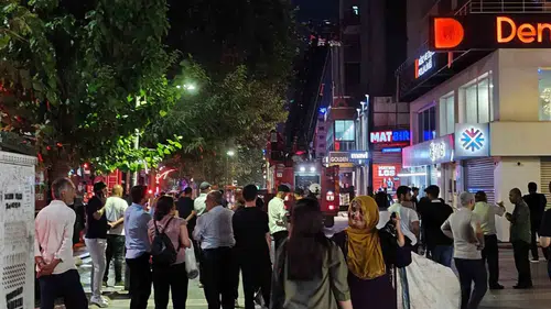 Batman merkezdeki beş katlı plazada çıkan yangın paniğe yol açtı
