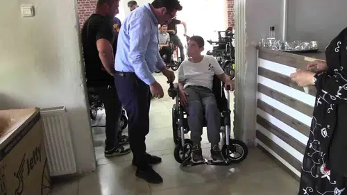 Siirtli engelli bireylerin ulaşım sorununa hayırseverlerden büyük çözüm