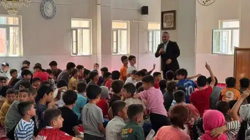 Hakkari’de gençlere Hazreti Muhammed’in örnek aile yaşantısı aktarıldı