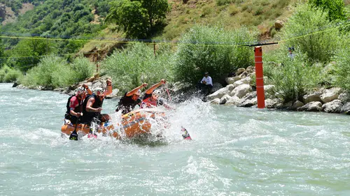 Botan Çayı Rafting Şampiyonası ile Adrenalin Dolu Günlere Ev Sahipliği Yapıyor