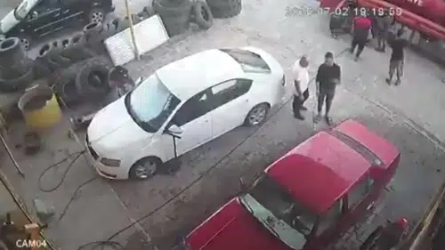 Şanlıurfa Birecik İtfaiyesinde Lastik Patlaması Bir Personeli Yaraladı