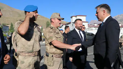 İçişleri Bakanı Çiftçi Hakkari temaslarını tamamladı