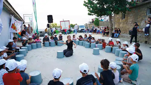 Diyarbakırlı çocuklar kendi mahallelerinde müzik şöleni hazırlıyor