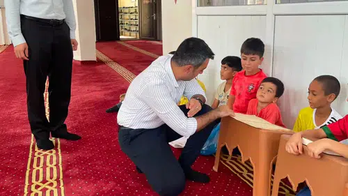Dicle Kaymakamı Mustafa Atış yaz Kur'an kursu öğrencilerini ziyaret etti