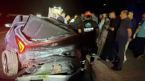Bingöl Erzurum yolunda otomobiller çarpıştı