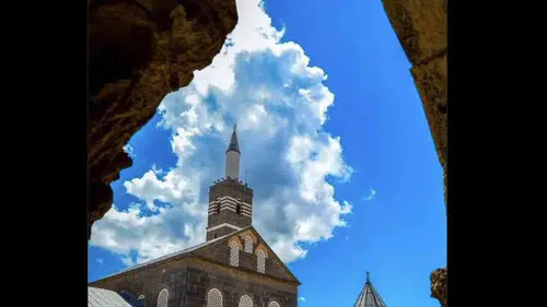 Diyarbakır Vali Yardımcısı Aydın görevine şiirsel mesajla başladı
