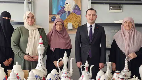 Muşlu kadınlar çini ve seramik üretimiyle kendi işlerini kurdu