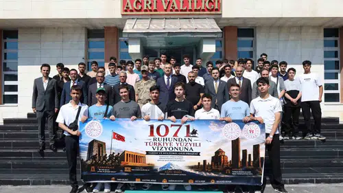 Ağrıdan yola çıkan gençler tarih ve medeniyet duraklarını ziyaret edecek