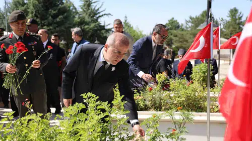 Elazığ halkı ve protokol 15 Temmuz şehitlerini dualarla andı
