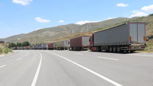 Esendere Gümrük Kapısında TIR Kuyruğu 12 Kilometreyi Buldu