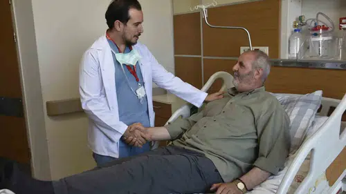Bitlis'te damar tıkanıklığına karşı yeni tedavi yöntemi başarıyla uygulandı