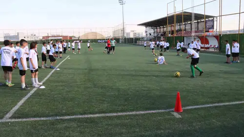 Şanlıurfa'da genç yetenekler için yaz dönemi futbol kursları kapılarını açtı