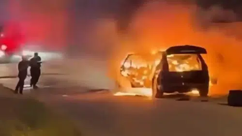 Muşta seyir halindeki otomobil bir anda alevlere teslim oldu