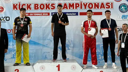 Vanlı kick boksçu Alim Yönten altın madalyaya uzandı