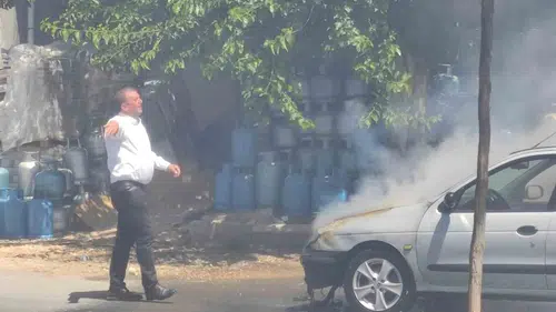 Dicle yolunda hareket halindeki araç alevler içinde kalarak kullanılamaz hale geldi