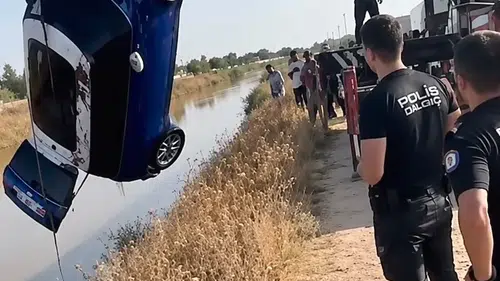 Şanlıurfa Arıcan mahallesinde dereye uçan otomobilin sürücüsü her yerde aranıyor